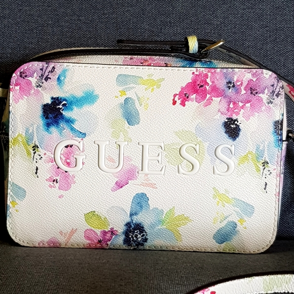 Guess Bags Nwot Guess Rodney Floral Purse Crossbody Poshmark